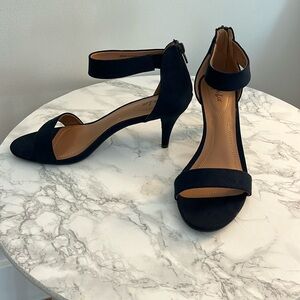 BRAND NEW Navy Suede Sandal